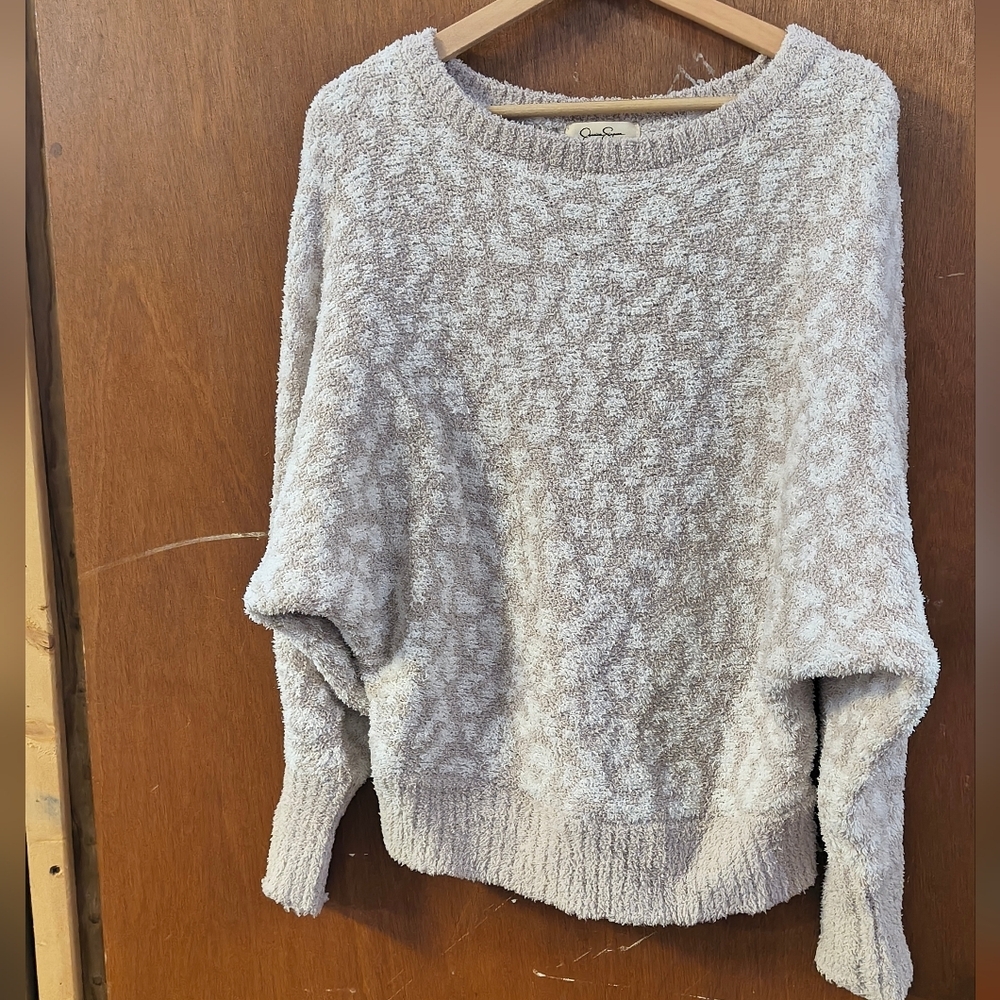 Jessica Simpson Light Gray Patterned Sweater